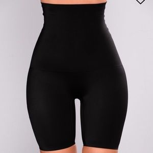 Shape wear short